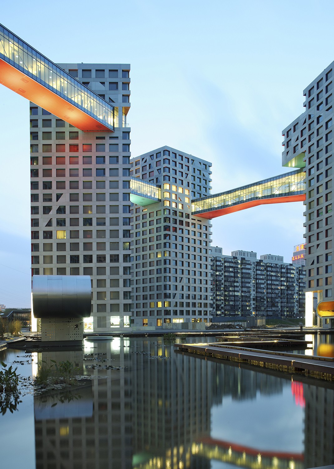 https://s3.us-east-2.amazonaws.com/steven-holl/uploads/projects/project-images/ShuHe_LinkedHybrid_MG_9173-med_WV.jpg https://s3.us-east-2.amazonaws.com/steven-holl/uploads/projects/project-images/ShuHe_LinkedHybrid_MG_9173-med_WV.jpg