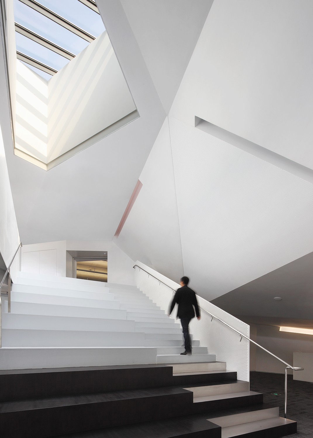 https://s3.us-east-2.amazonaws.com/steven-holl/uploads/projects/project-images/ShuHe_Vanke_MG_7795_WV.jpg https://s3.us-east-2.amazonaws.com/steven-holl/uploads/projects/project-images/ShuHe_Vanke_MG_7795_WV.jpg