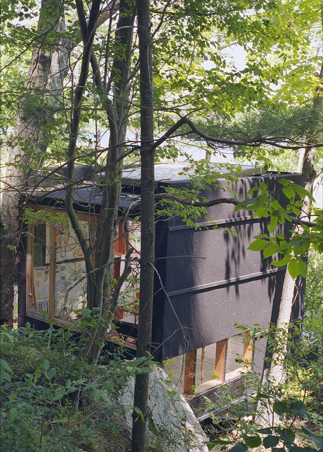 https://s3.us-east-2.amazonaws.com/steven-holl/uploads/projects/project-images/StevenHollArchitects_11Roundlake_21A_WV.jpg https://s3.us-east-2.amazonaws.com/steven-holl/uploads/projects/project-images/StevenHollArchitects_11Roundlake_21A_WV.jpg