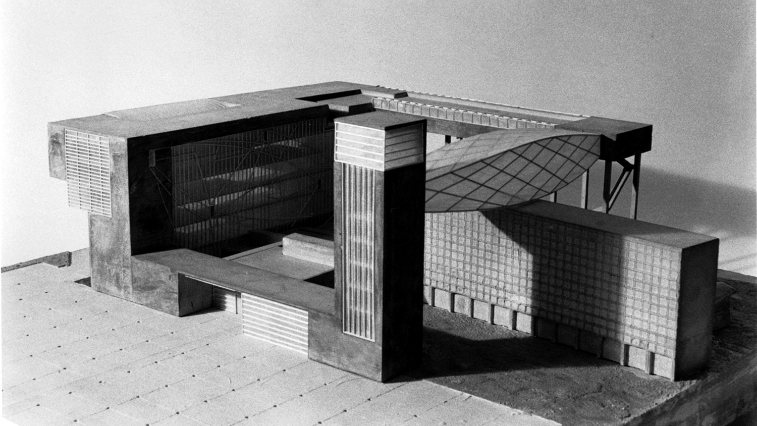 https://s3.us-east-2.amazonaws.com/steven-holl/uploads/projects/project-images/StevenHollArchitects_Berlinmodel_WH.jpg https://s3.us-east-2.amazonaws.com/steven-holl/uploads/projects/project-images/StevenHollArchitects_Berlinmodel_WH.jpg