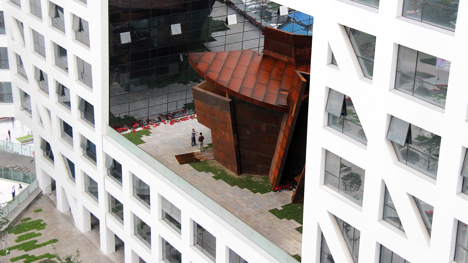 https://s3.us-east-2.amazonaws.com/steven-holl/uploads/projects/project-images/StevenHollArchitects_Chengdu_IMG_2750_WH.jpg https://s3.us-east-2.amazonaws.com/steven-holl/uploads/projects/project-images/StevenHollArchitects_Chengdu_IMG_2750_WH.jpg