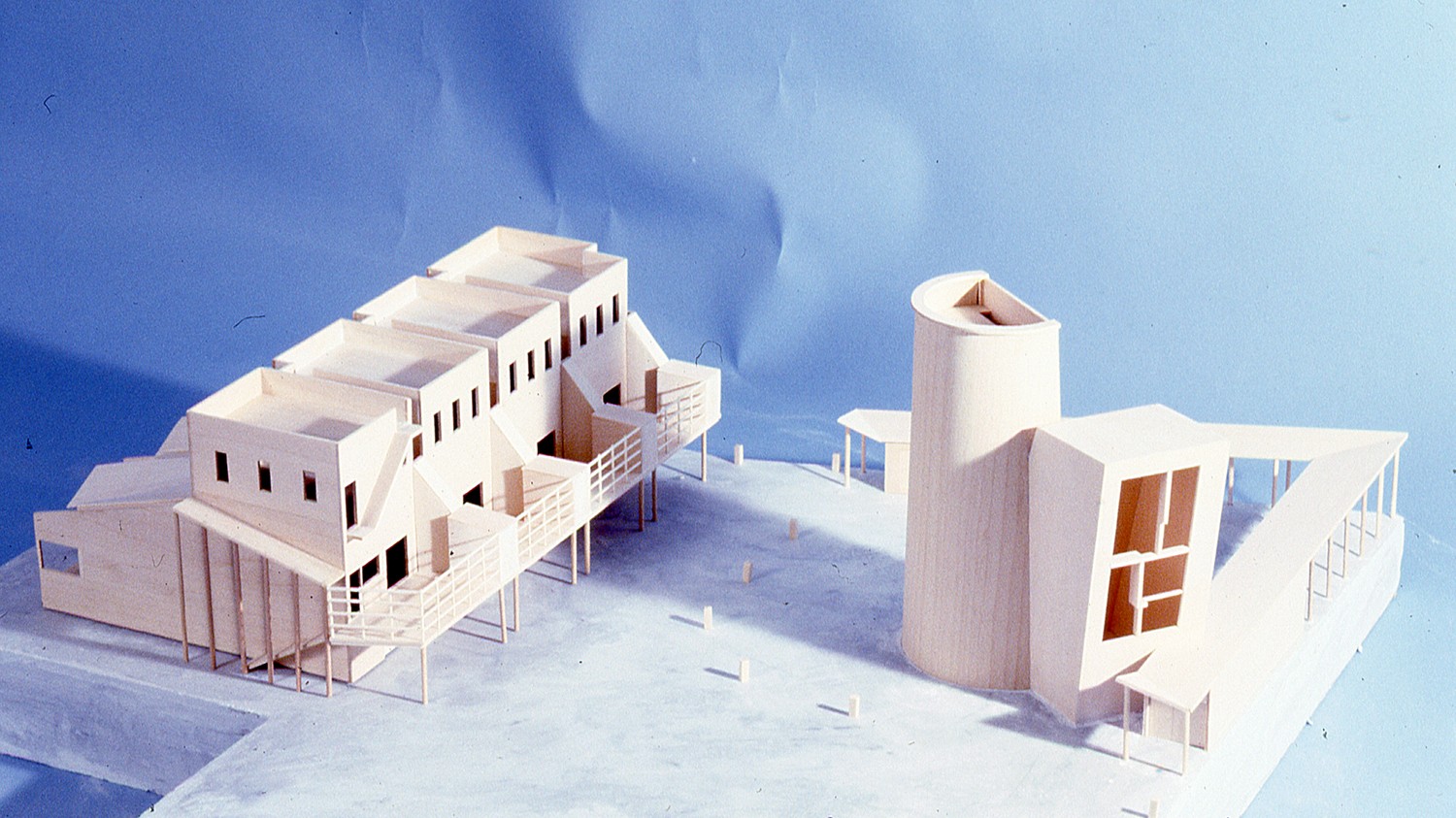 https://s3.us-east-2.amazonaws.com/steven-holl/uploads/projects/project-images/StevenHollArchitects_Ludlow_Model_3_WH.jpg https://s3.us-east-2.amazonaws.com/steven-holl/uploads/projects/project-images/StevenHollArchitects_Ludlow_Model_3_WH.jpg