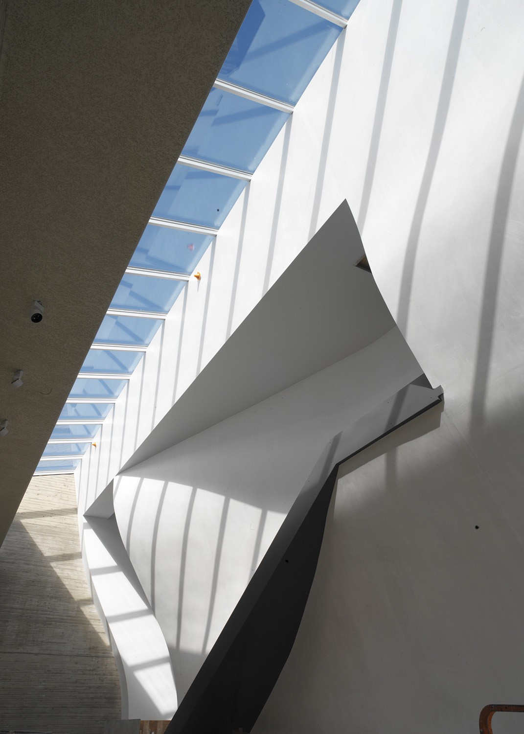 https://s3.us-east-2.amazonaws.com/steven-holl/uploads/projects/project-images/StevenHollArchitects_Whitney_A0337_WV.jpg https://s3.us-east-2.amazonaws.com/steven-holl/uploads/projects/project-images/StevenHollArchitects_Whitney_A0337_WV.jpg