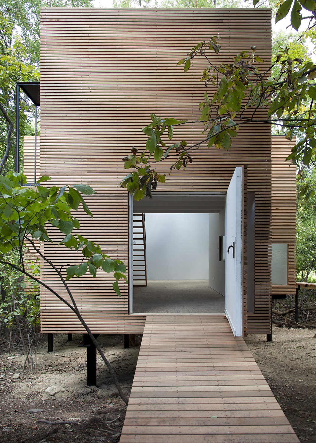 https://s3.us-east-2.amazonaws.com/steven-holl/uploads/projects/project-images/SusanWides_TSpace_IMG_7870_WV.jpg https://s3.us-east-2.amazonaws.com/steven-holl/uploads/projects/project-images/SusanWides_TSpace_IMG_7870_WV.jpg