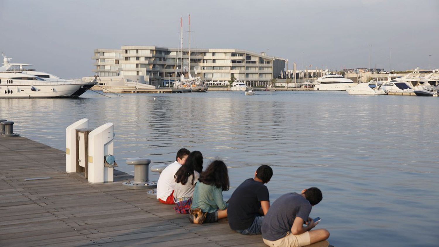 https://s3.us-east-2.amazonaws.com/steven-holl/uploads/projects/project-images/marina_bay_14-08_sha_3995.jpg https://s3.us-east-2.amazonaws.com/steven-holl/uploads/projects/project-images/marina_bay_14-08_sha_3995.jpg