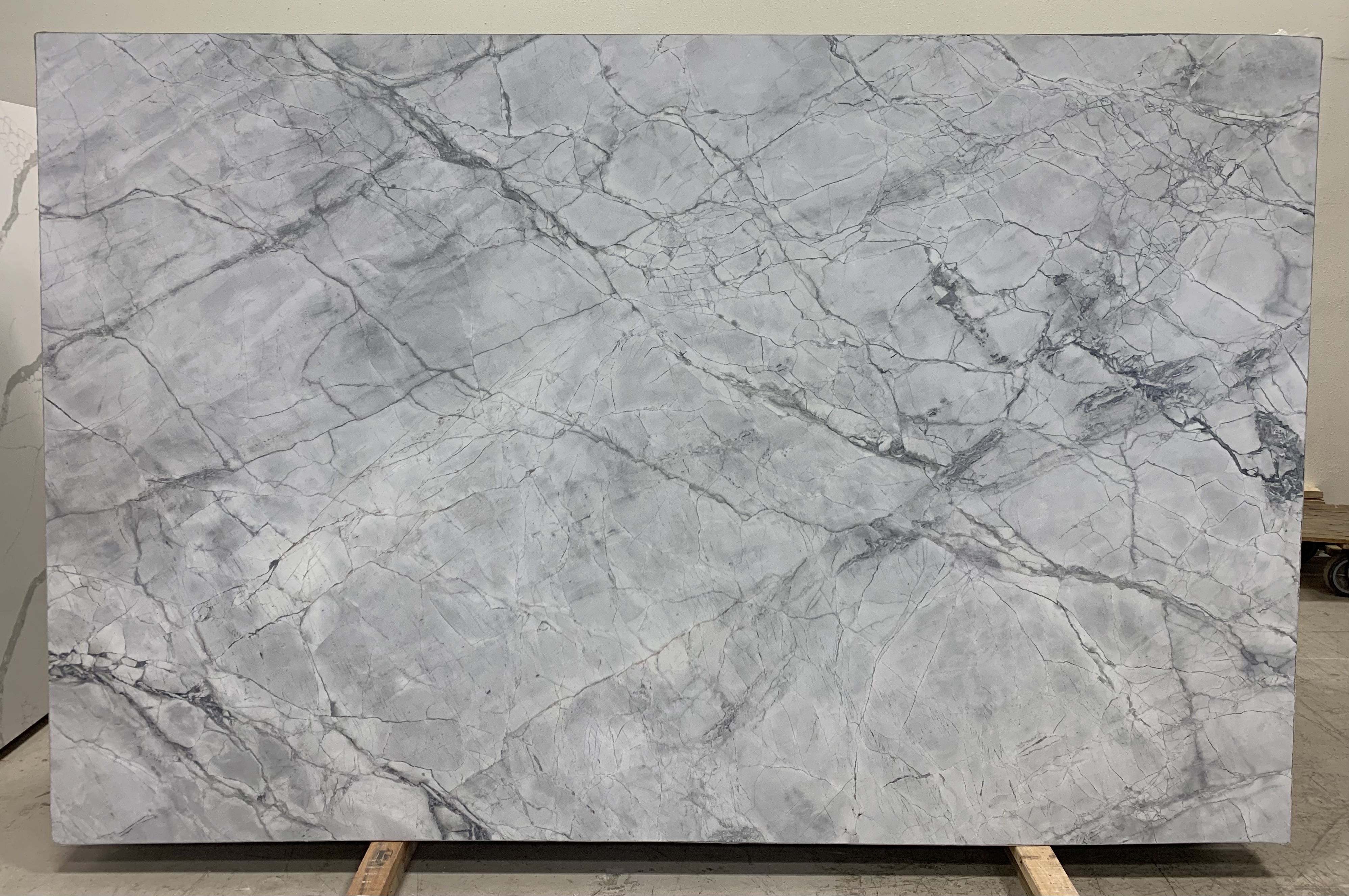 Super White Leathered 3cm – Dolomite