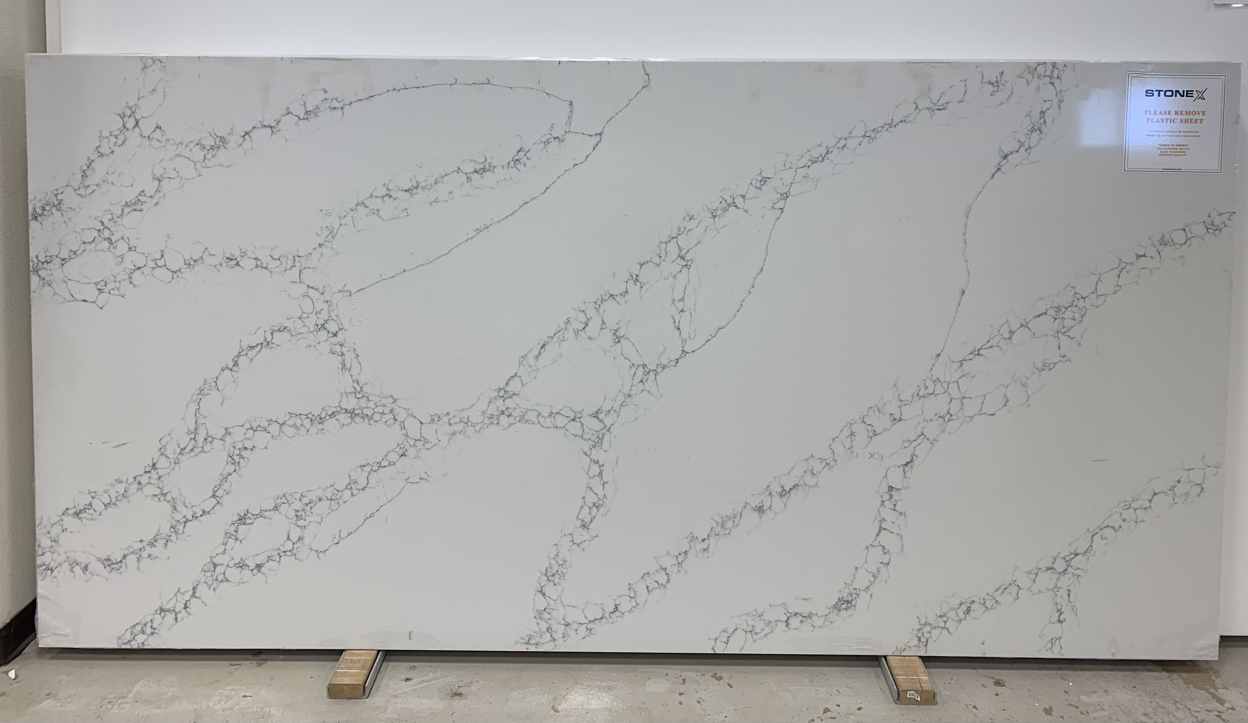 Calacatta Creek Polished 3cm – Quartz