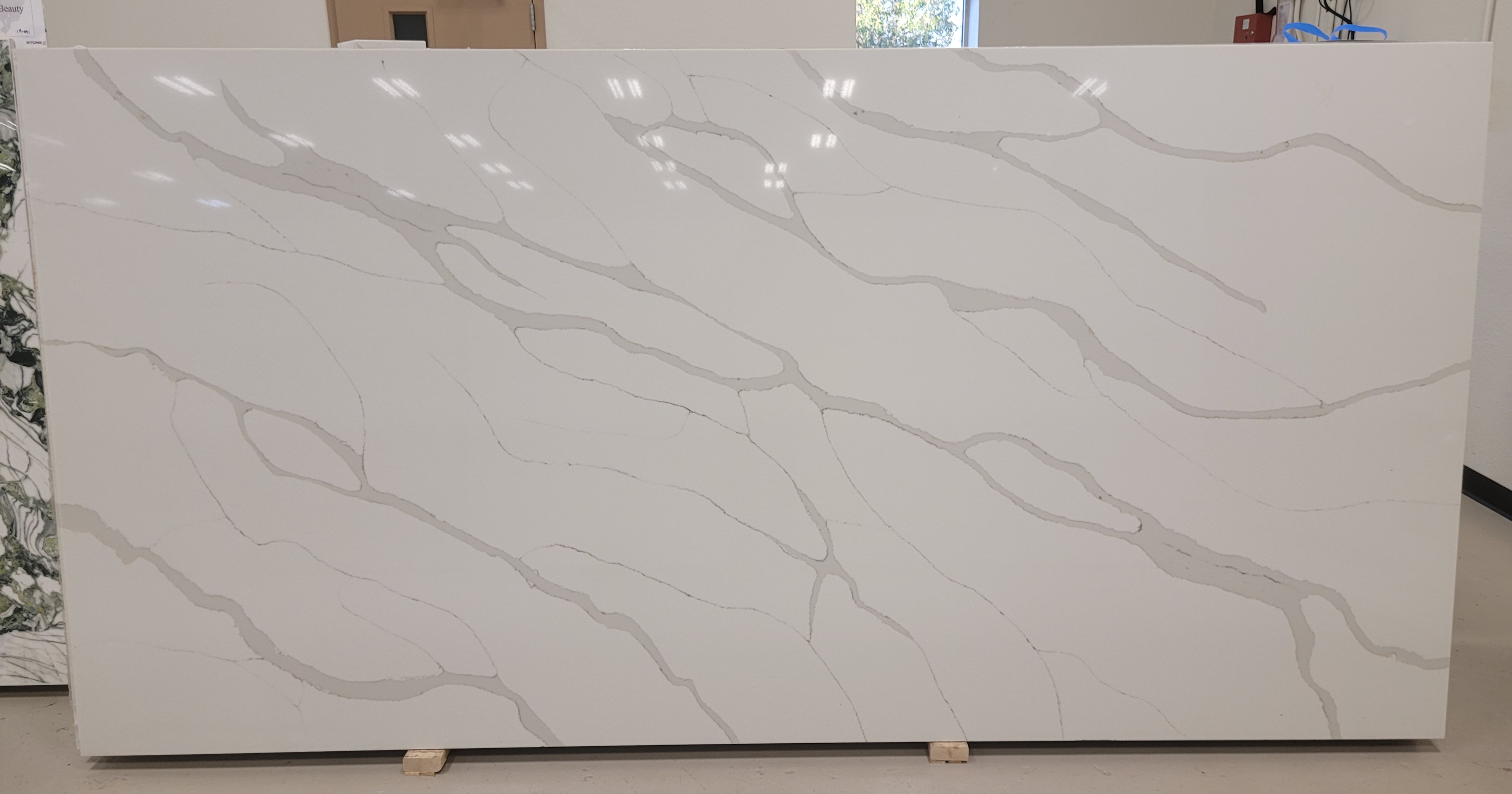 Calacatta Tan Polished 3cm – Quartz - Quartz Stone Slab