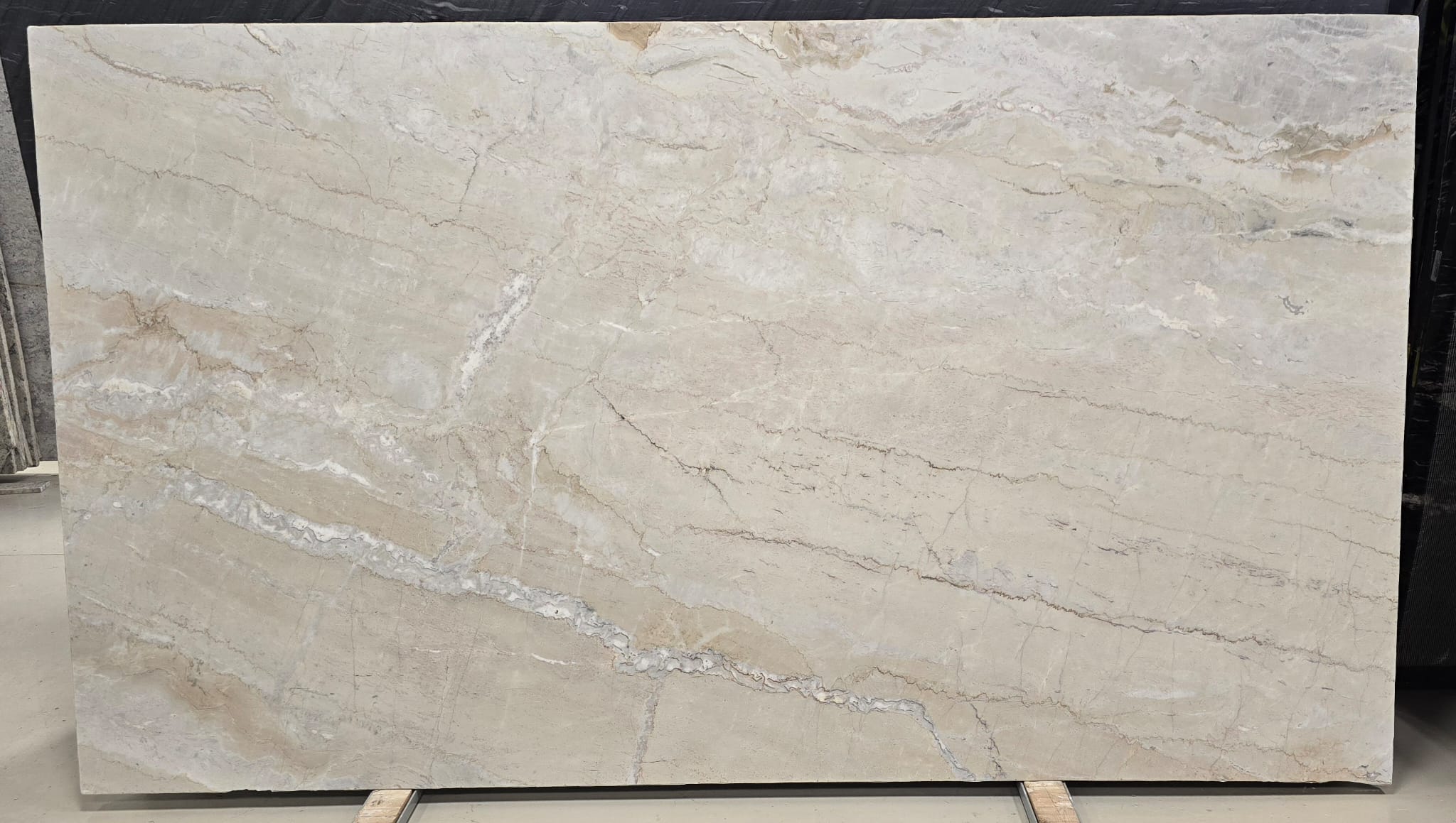 Dolce Vita Honed 3cm – Dolomite