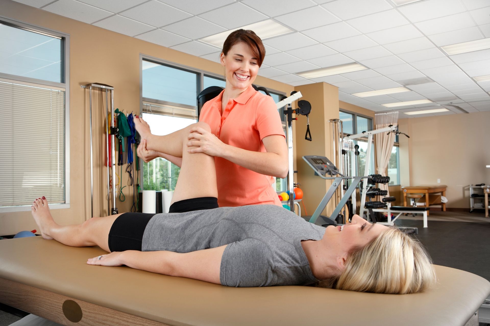What are the precautions to be taken while performing neural gliding techniques for sciatic nerve mobilization?