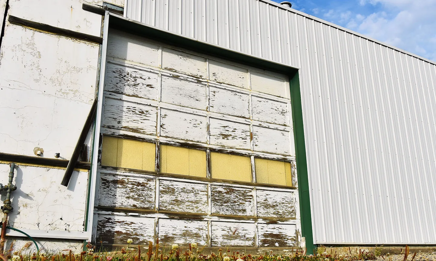 Commercial overhead door service