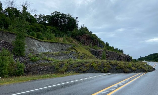Landslide closes Autoroute 50 in Grenville-sur-la-Rouge
