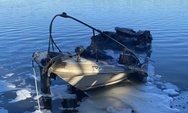 Boat fire near L’Orignal