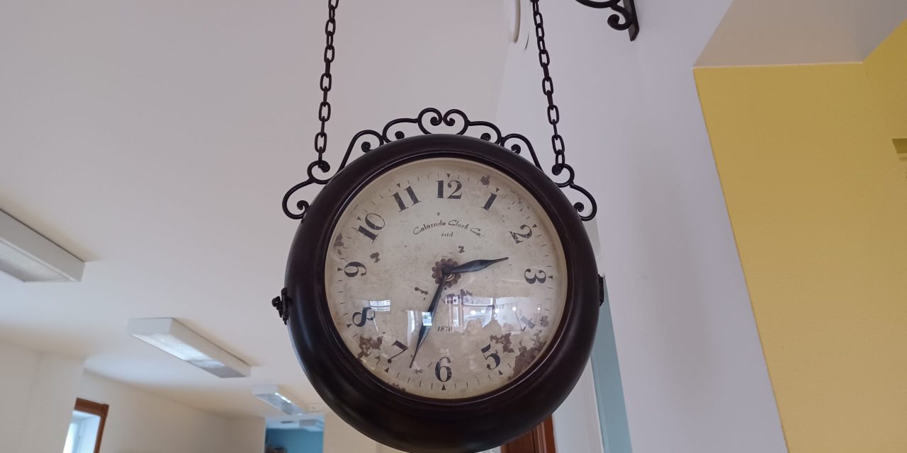 Fall back in time on November 3, Québec considers eliminating Daylight Savings