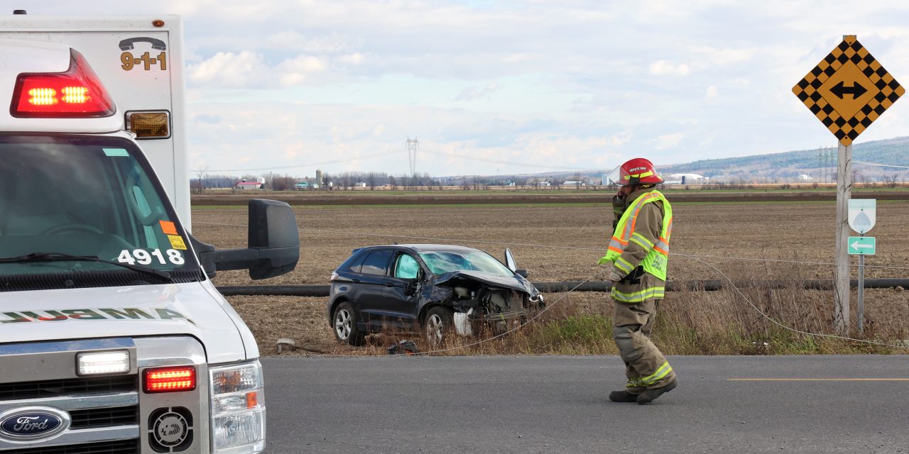 Vehicle collision and power outage in East Hawkesbury