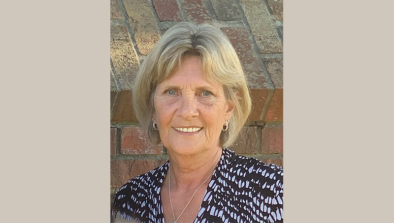 Barton, Julie