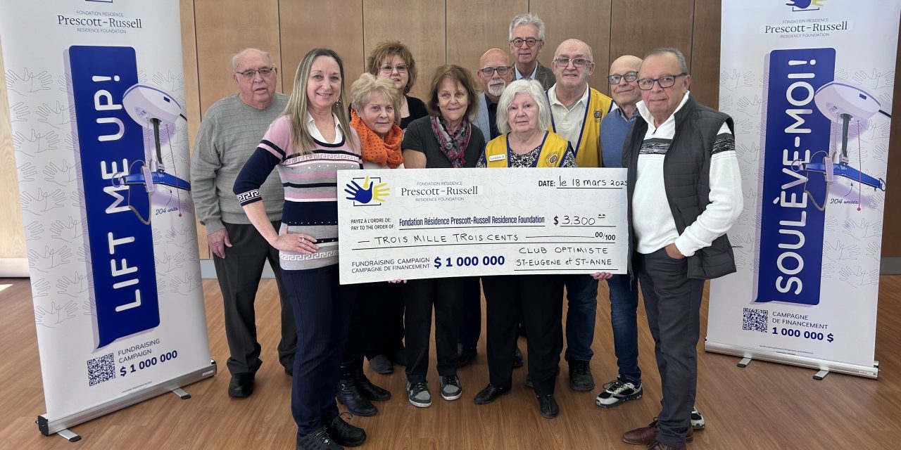 Optimist Club of St-Eugène and Ste-Anne-de-Prescott, with Hawkesbury Delta Bingo and Gaming donates to Residence campaign