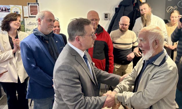 Bloc leader Yves-François Blanchet visits Lachute