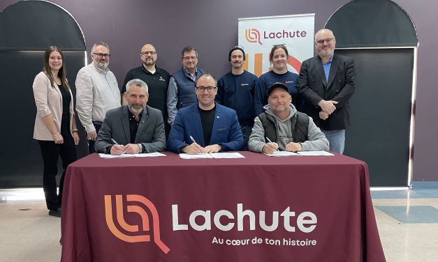 Union and city sign new agreement in Lachute