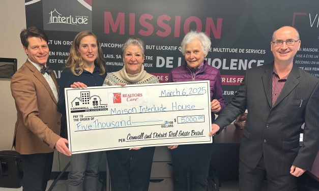 Realtors support Maison Interlude