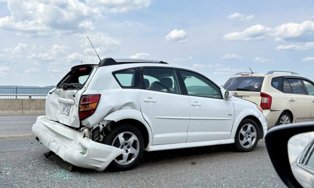 Collision on bridge between Hawkesbury and Grenville