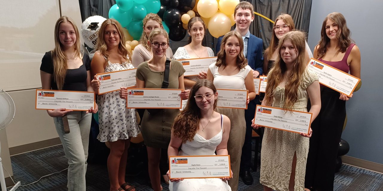 Employment centre awards 11 scholarships to Prescott-Russell high school graduates