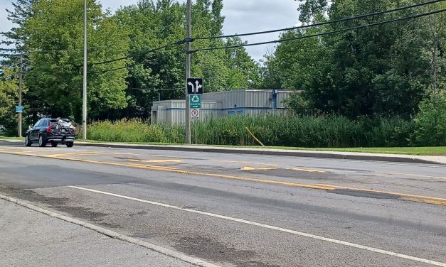 Grenville council wants meeting with minister about rough road