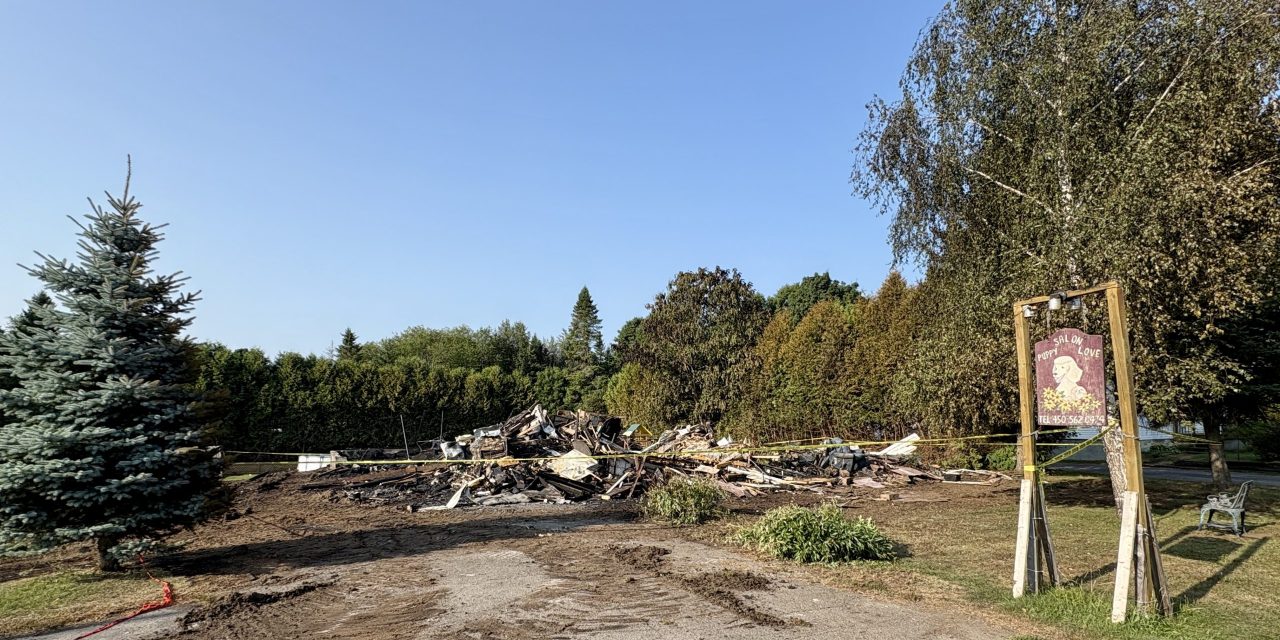 Fire destroys Grenville-sur-la-Rouge business