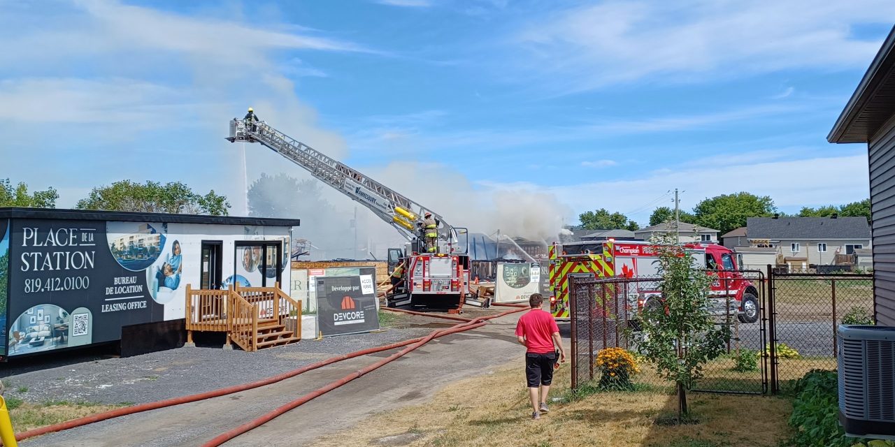 Major fire at construction site and nearby residence in Hawkesbury