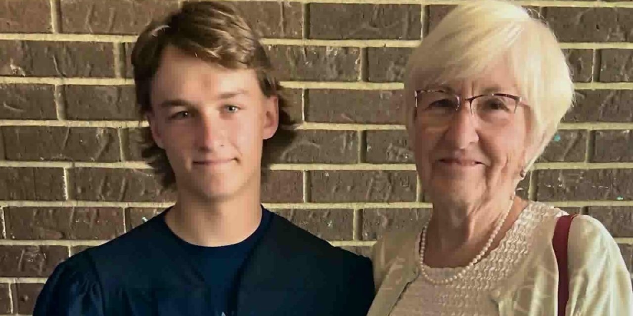 LRHS grads receive scholarship