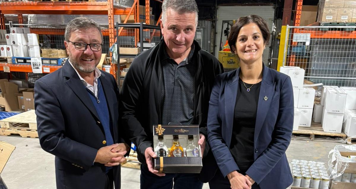 Federal agriculture minister visits Vankleek Hill distillery
