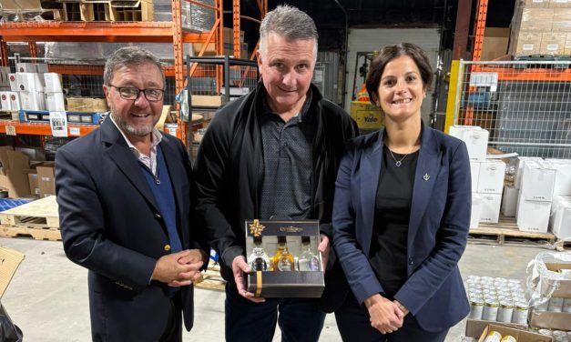 Federal agriculture minister visits Vankleek Hill distillery