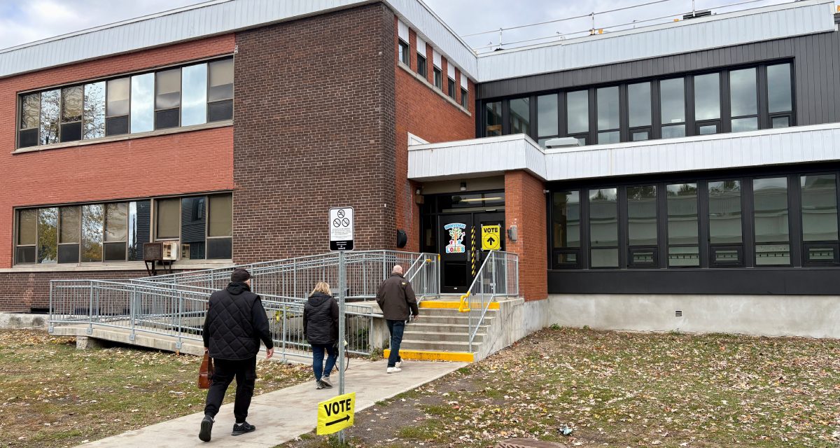 Bigras-Denis re-elected as mayor; Équipe Vision Lachute sweeps council