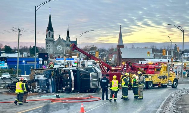 Truck overturns in Hawkesbury
