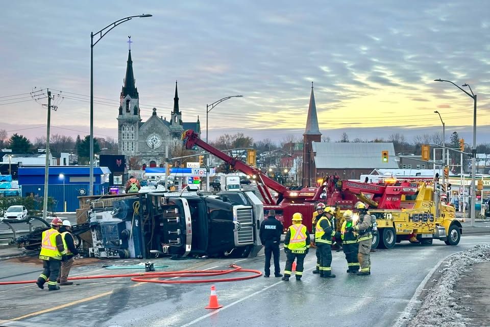 Truck overturns in Hawkesbury