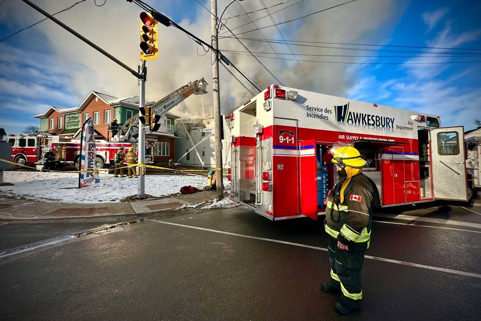 Fire destroys building in Hawkesbury, family left homeless