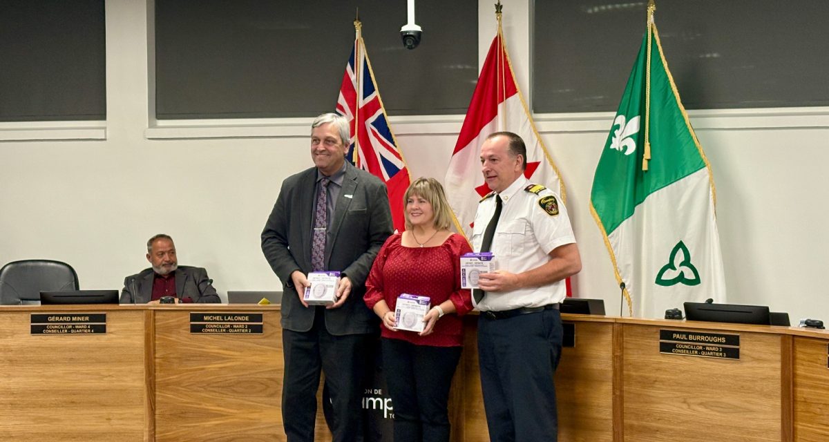 Enbridge donates 144 smoke and CO2 alarms to Champlain Township
