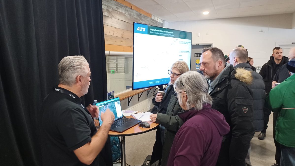 Alto presents rail project at Vankleek Hill open house