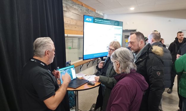 Alto presents rail project at Vankleek Hill open house