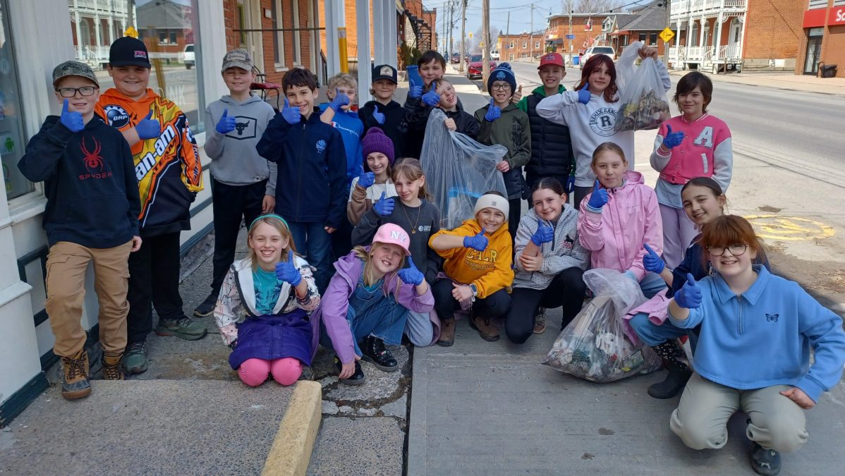 Students clean up community on Earth Day