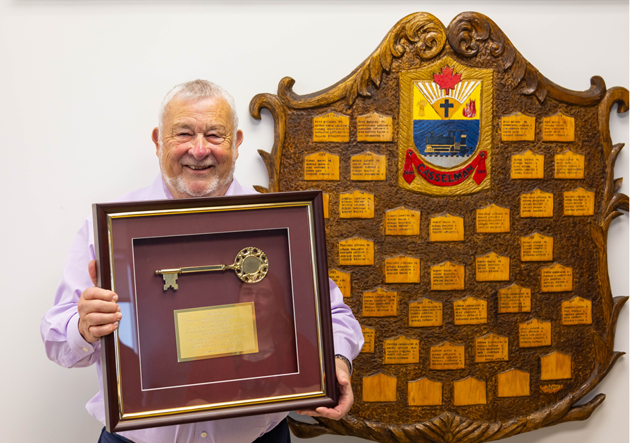 Key to Casselman awarded at opening of new municipal office