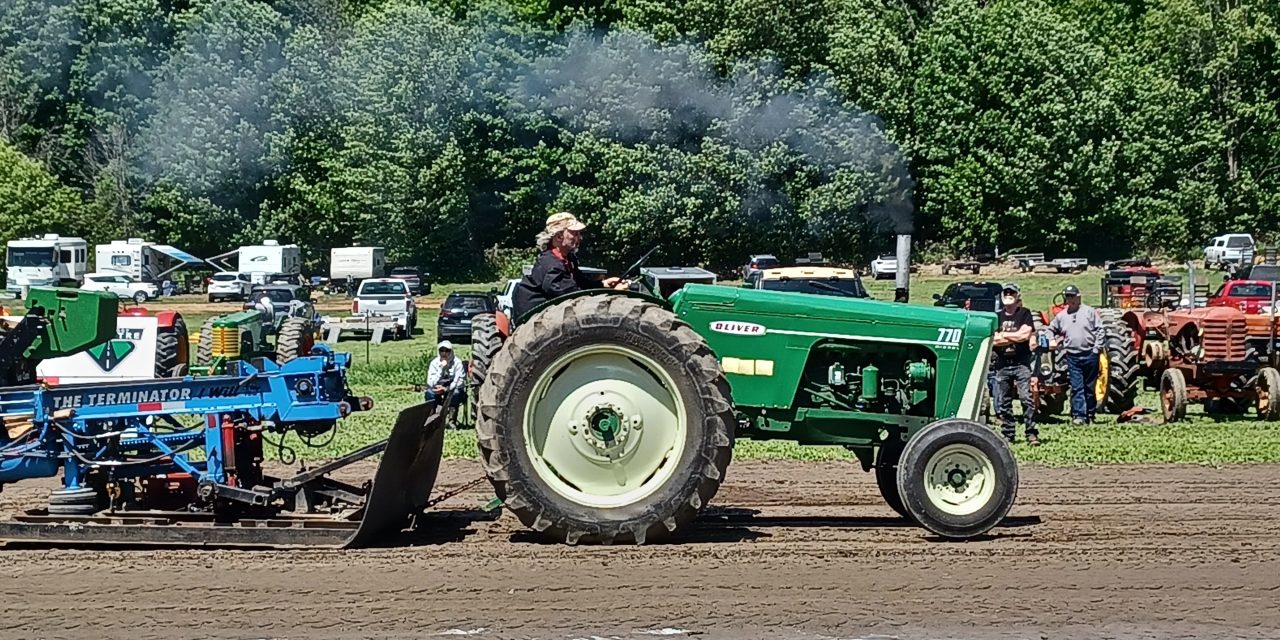 Doing things the old way at Sainte-Anne Antique Day