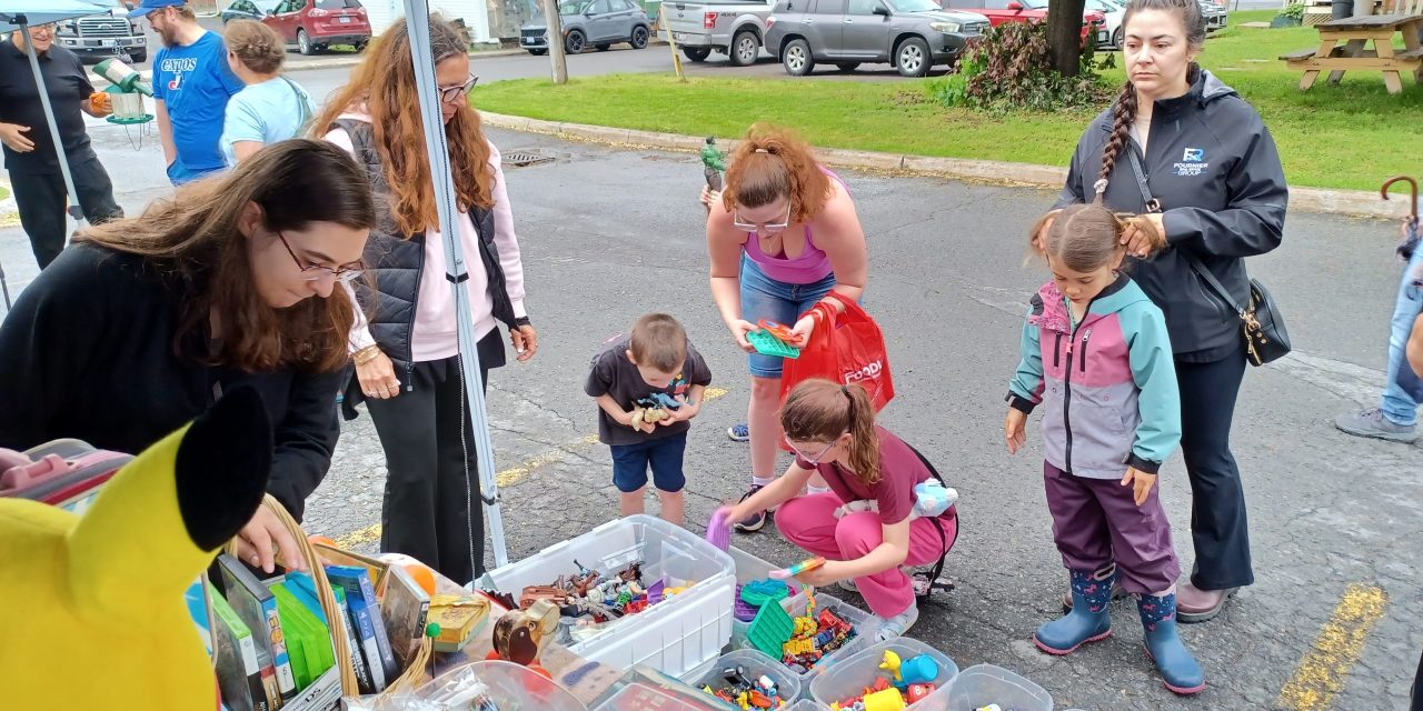 Wet weather for Trash ‘n’ Treasure in Vankleek Hill