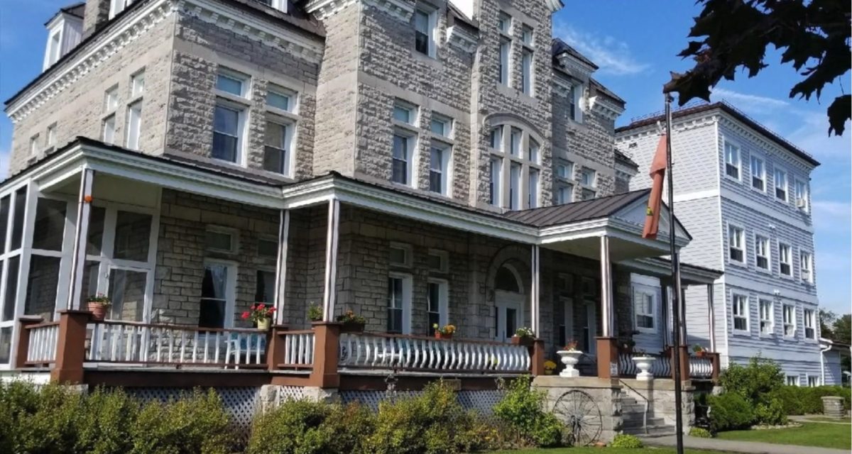Officials and candidates oppose the proposed closure of The Palace in Alexandria