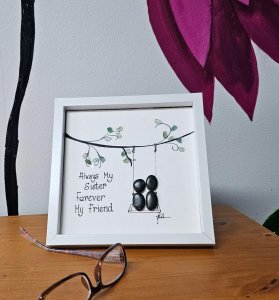 Pebble Art "Sisters"