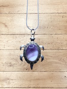 Quahog Shell Wampum Turtle Pendant Necklace
