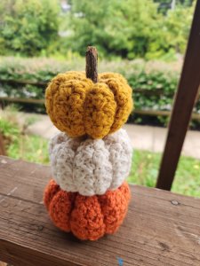 Crochet Pumpkin Stack