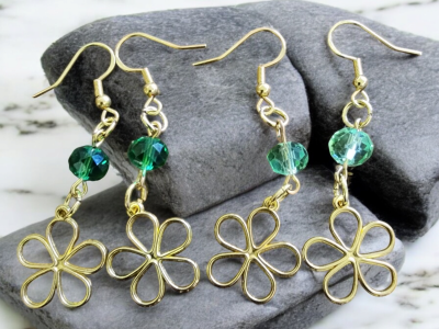 Flower dangle earrings