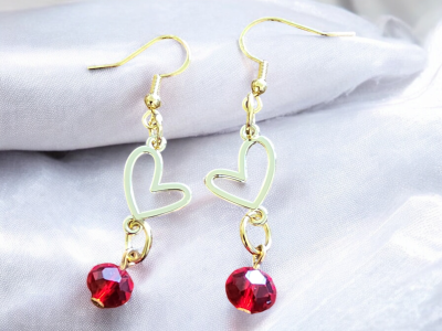 Heart dangle earrings