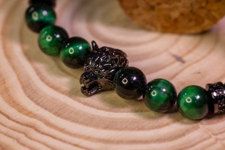 Green Tiger Eye - Wolf